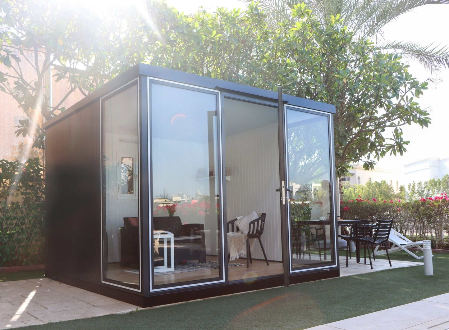 Duramax 10' x 10' Glass-Enclosed Garden Room 32001