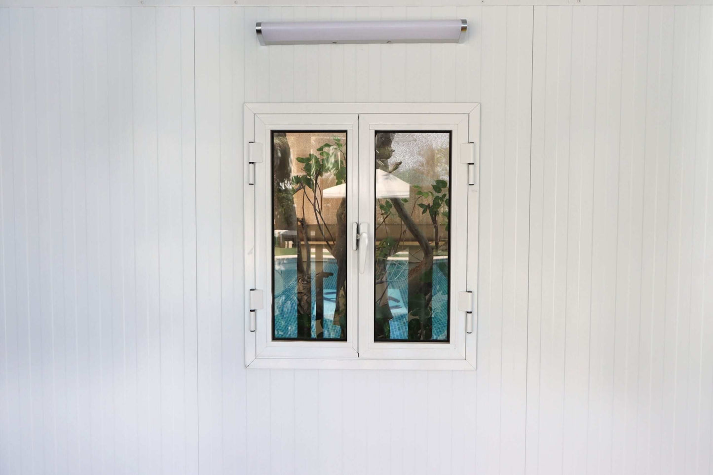 Duramax 10' x 10' Insulated Garden Glass Room Building Window Details 32001