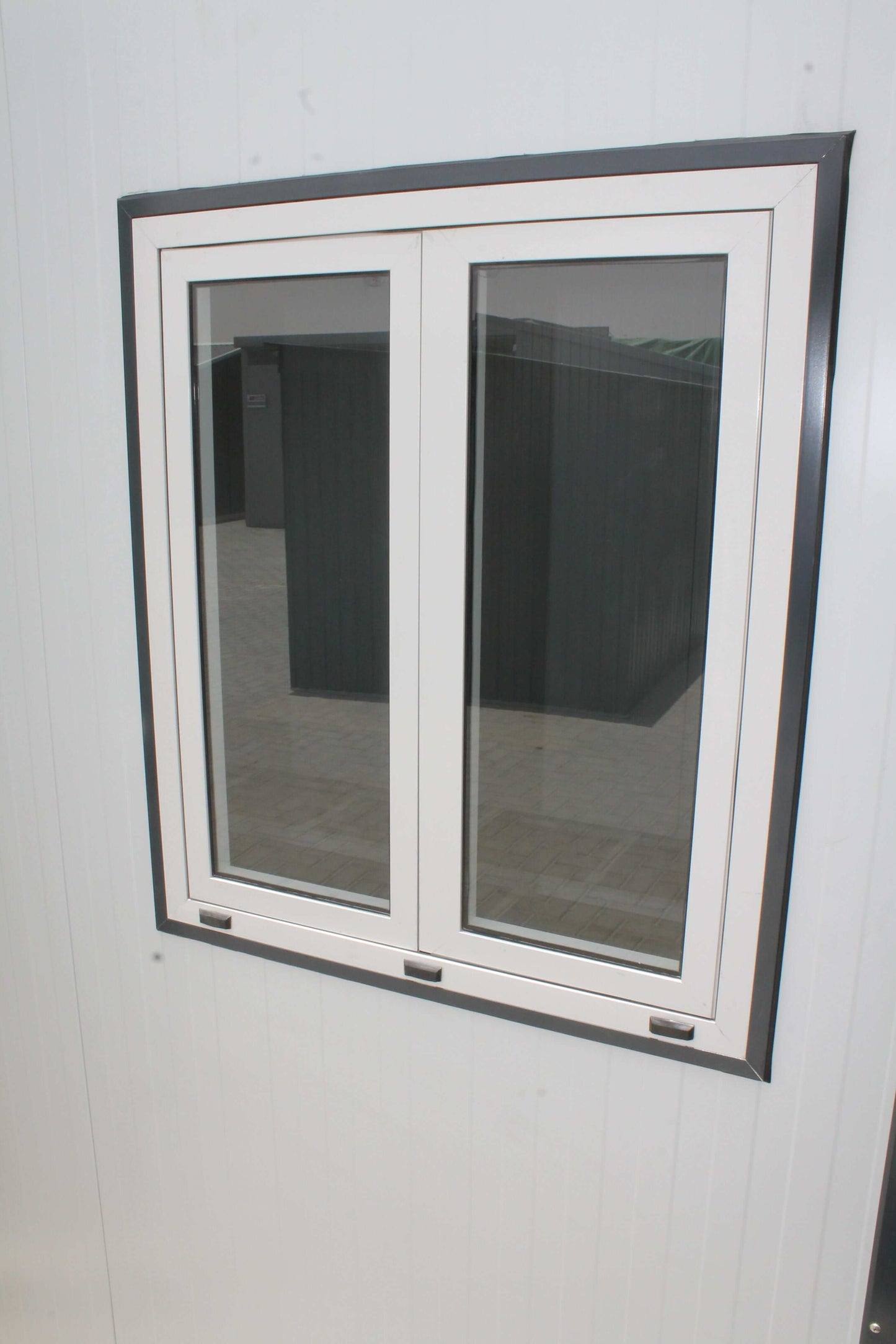 Duramax 22' x 10' Flat Roof Insulated Building Window closed 30872